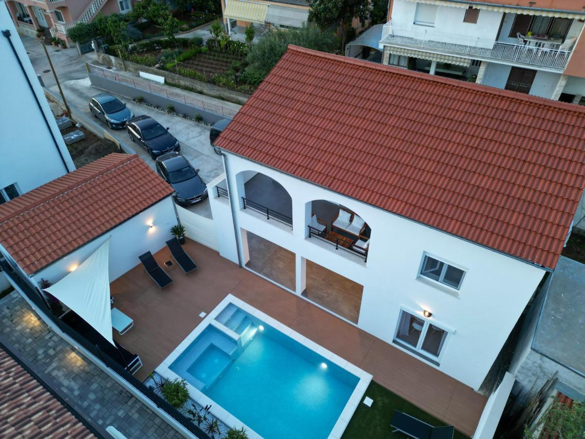 Bernie Apartments With A Pool Zadar Extérieur photo