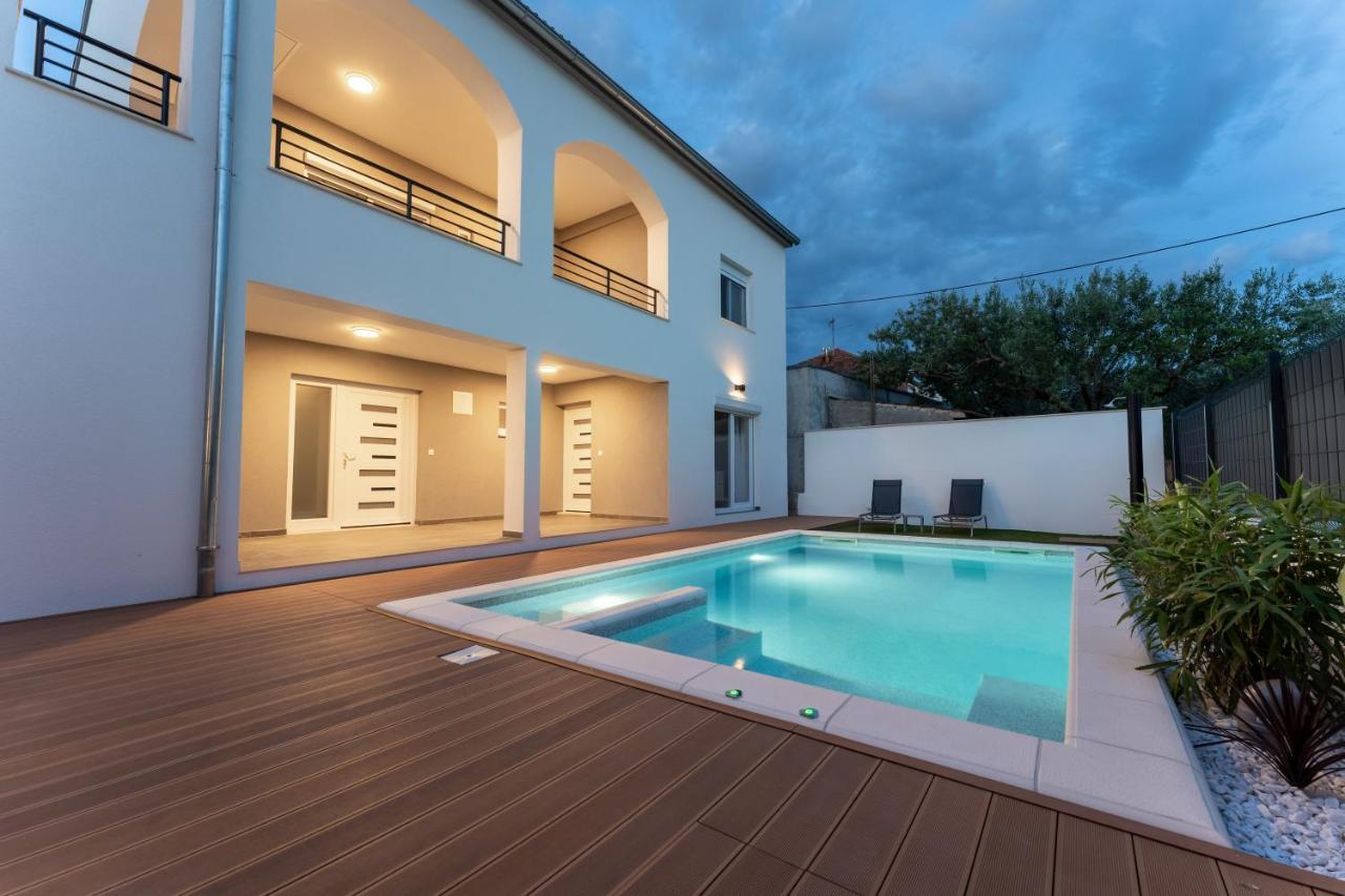Bernie Apartments With A Pool Zadar Extérieur photo