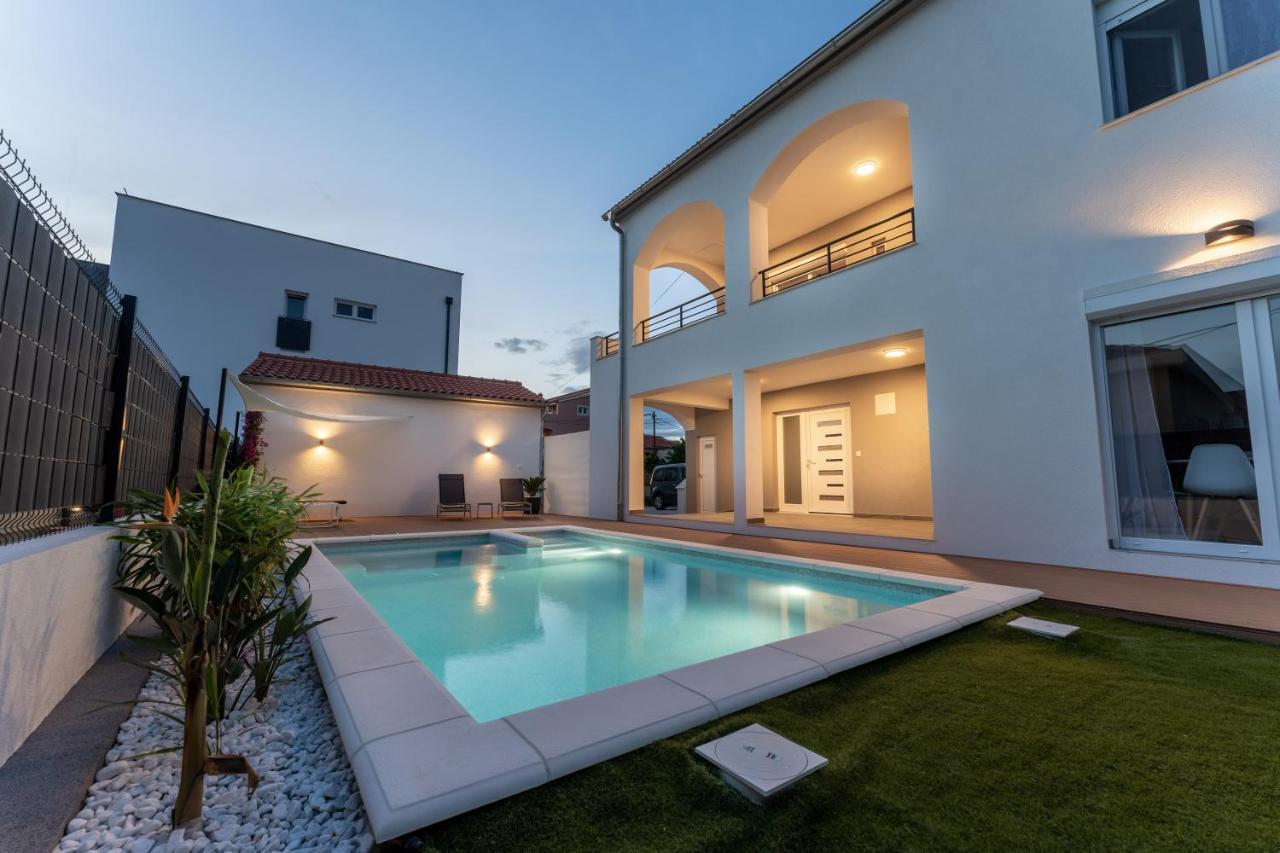 Bernie Apartments With A Pool Zadar Extérieur photo