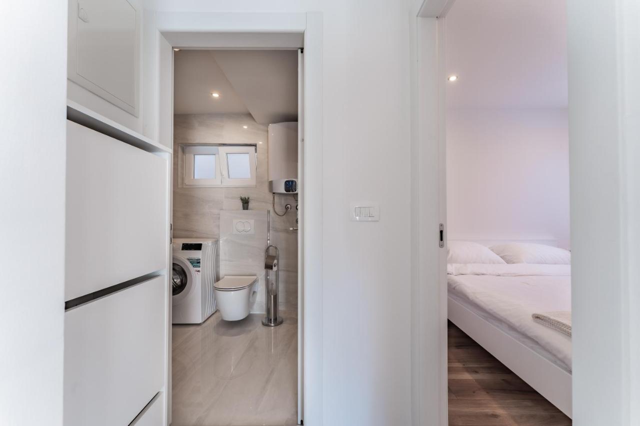 Bernie Apartments With A Pool Zadar Extérieur photo