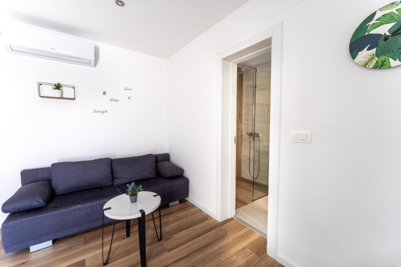 Bernie Apartments With A Pool Zadar Extérieur photo