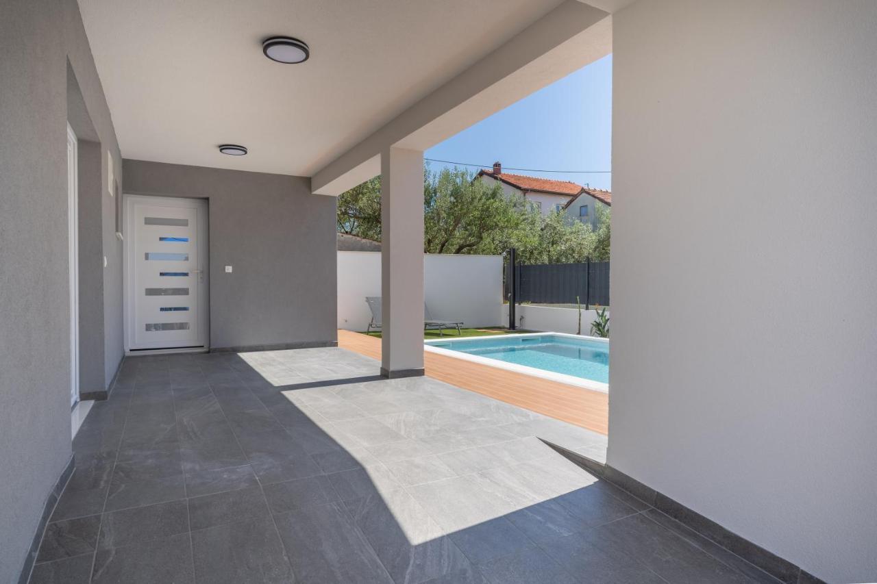 Bernie Apartments With A Pool Zadar Extérieur photo