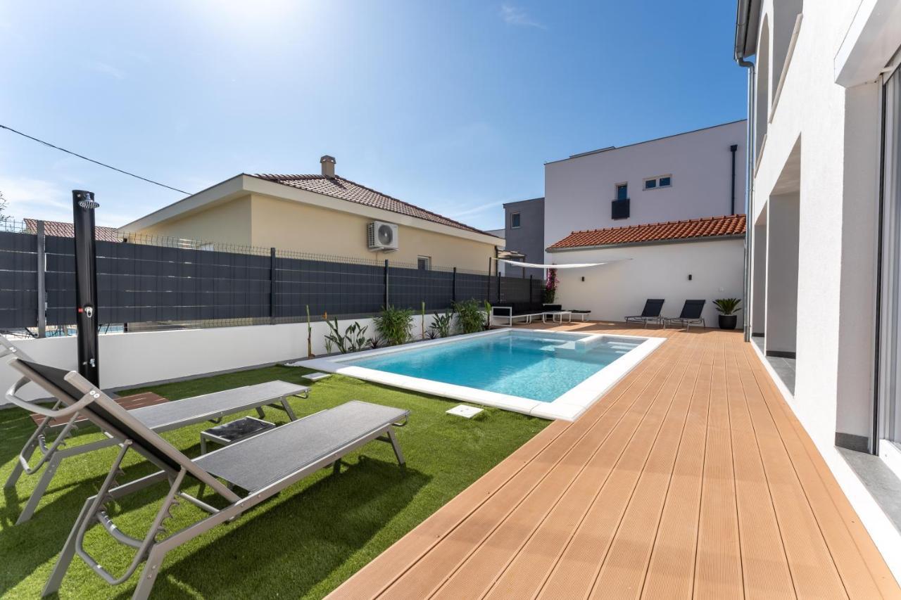 Bernie Apartments With A Pool Zadar Extérieur photo