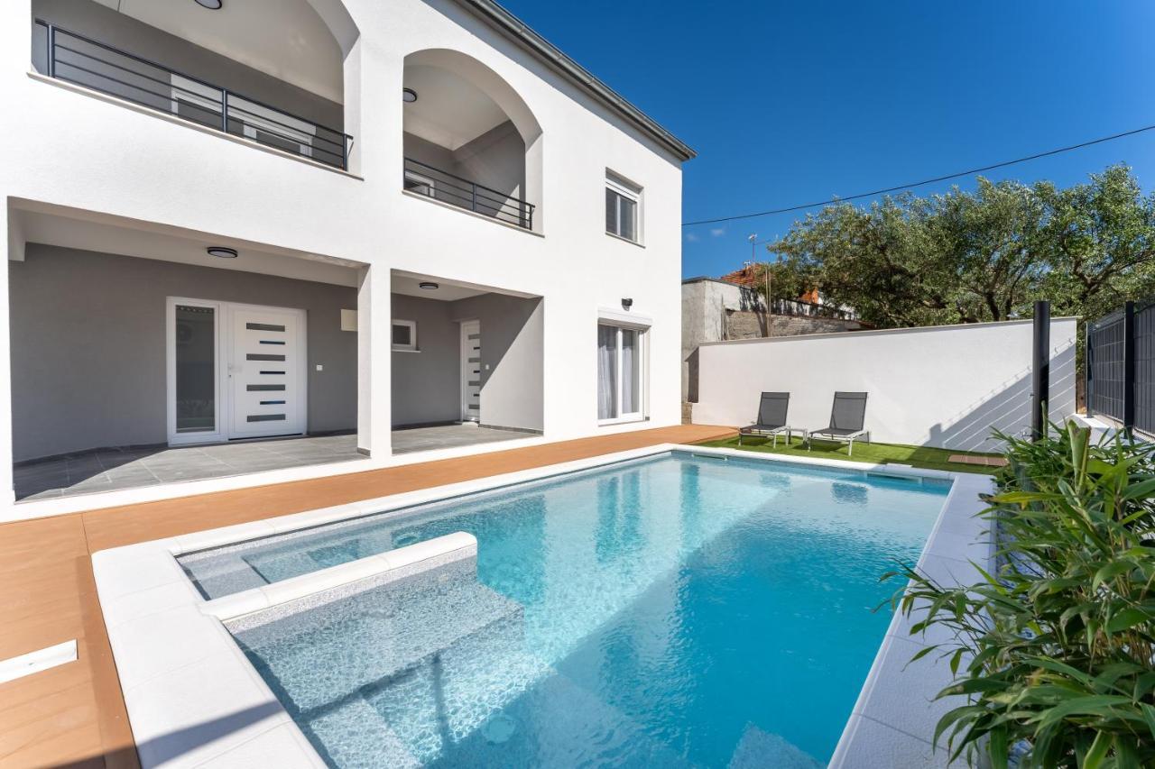 Bernie Apartments With A Pool Zadar Extérieur photo