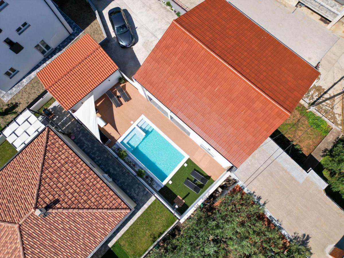 Bernie Apartments With A Pool Zadar Extérieur photo