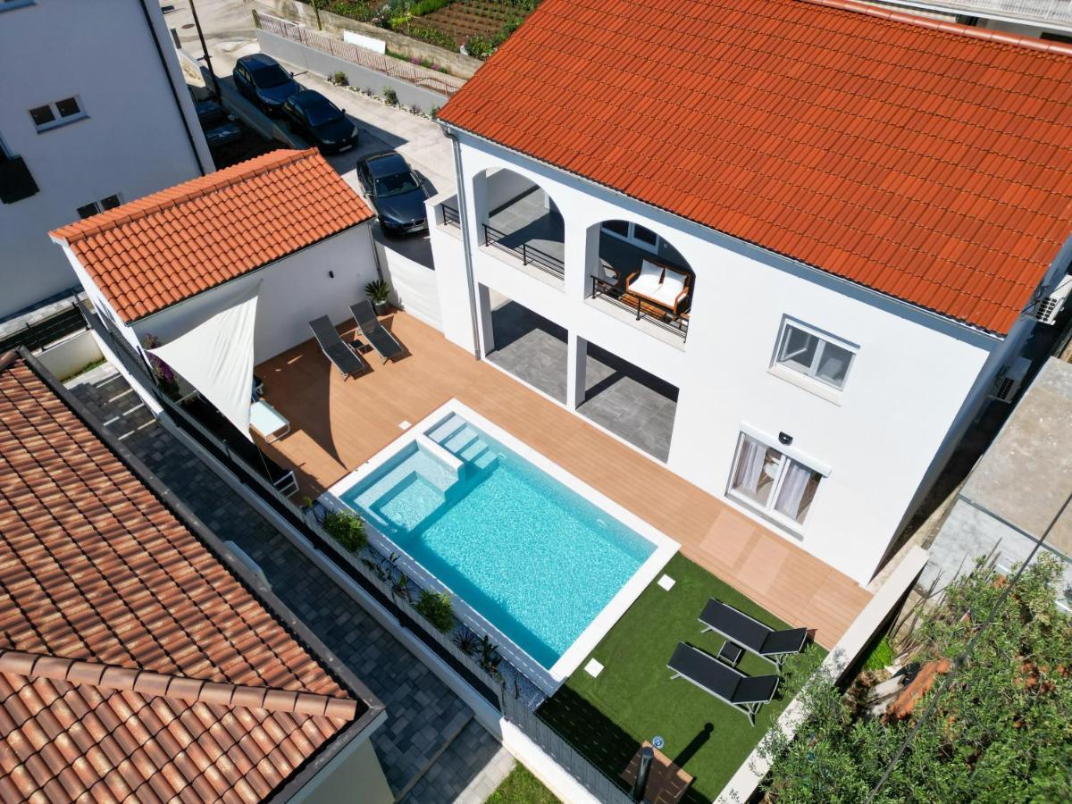 Bernie Apartments With A Pool Zadar Extérieur photo